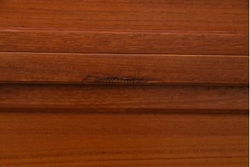 ヴィンテージ家具　ジャパンビンテージ　チーク材　北欧スタイルと和風が融合した珍しいデザインの食器棚(収納棚、飾り棚、カップボード)