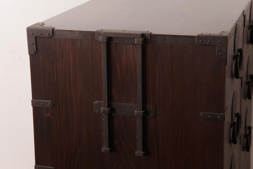 アンティーク家具　明治大正期　ヒノキ材・桐材　しっとりとした木肌が上品な雰囲気漂う時代箪笥(引き出し、チェスト、桐箪笥、桐たんす)