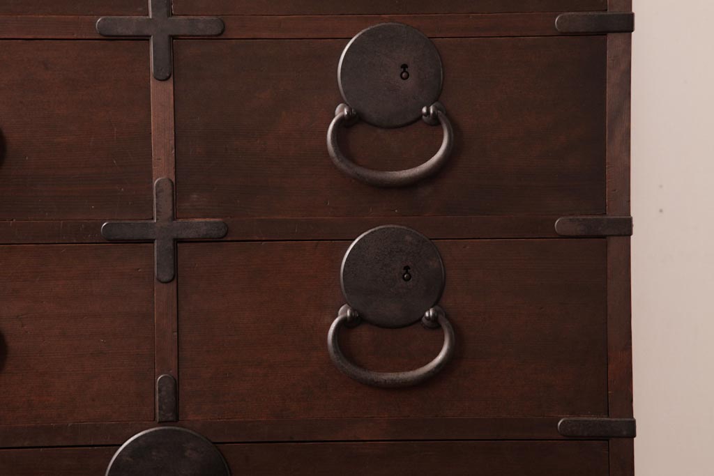 アンティーク家具　明治大正期　ヒノキ材・桐材　しっとりとした木肌が上品な雰囲気漂う時代箪笥(引き出し、チェスト、桐箪笥、桐たんす)