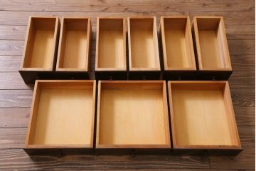 中古　松本民芸家具　クラシカルな雰囲気漂うC型食器棚(飾り棚、収納棚、キャビネット)(定価約77万円)