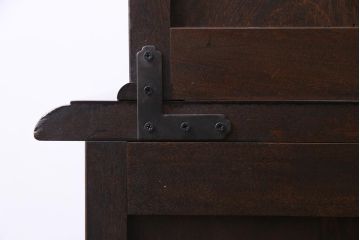 中古　松本民芸家具　クラシカルな雰囲気漂うC型食器棚(飾り棚、収納棚、キャビネット)(定価約77万円)