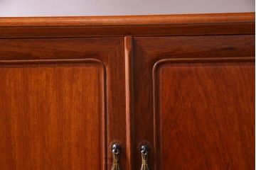 ビンテージ家具　ビンテージ　唐木カリン材・桐材　繊細な象嵌細工が美しい上品な茶棚(飾り棚、収納棚、桐箪笥、桐たんす、花梨材)