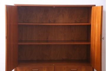 ヴィンテージ家具　ビンテージ　デンマーク製　チーク材　北欧スタイルのインテリアにぴったりなキャビネット(収納棚、サイドボード)