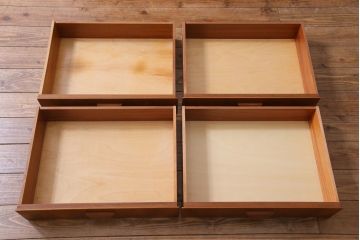 ヴィンテージ家具　ビンテージ　デンマーク製　チーク材　北欧スタイルのインテリアにぴったりなキャビネット(収納棚、サイドボード)