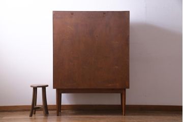 ヴィンテージ家具　ビンテージ　デンマーク製　チーク材　北欧スタイルのインテリアにぴったりなキャビネット(収納棚、サイドボード)