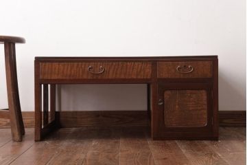 アンティーク家具　和製アンティーク　タモ・栗材　木目がアクセントになっている片袖机(文机、ローテーブル)