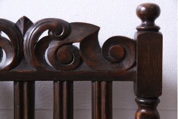 アンティーク家具　イギリスアンティーク　ジャコビアン様式　彫刻が目を引くダイニングチェア(ハイバックチェア、椅子)(1)