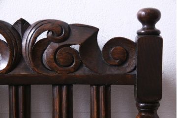 アンティーク家具　イギリスアンティーク　ジャコビアン様式　彫刻が目を引くダイニングチェア(ハイバックチェア、椅子)(2)