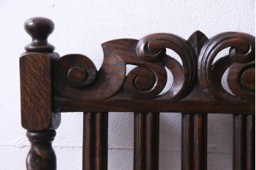 アンティーク家具　イギリスアンティーク　ジャコビアン様式　彫刻が目を引くダイニングチェア(ハイバックチェア、椅子)(3)