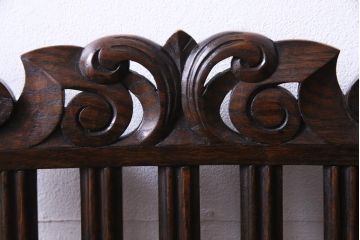 アンティーク家具　イギリスアンティーク　ジャコビアン様式　彫刻が目を引くダイニングチェア(ハイバックチェア、椅子)(3)