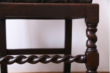 アンティーク家具　イギリスアンティーク　ジャコビアン様式　彫刻が目を引くダイニングチェア(ハイバックチェア、椅子)(3)