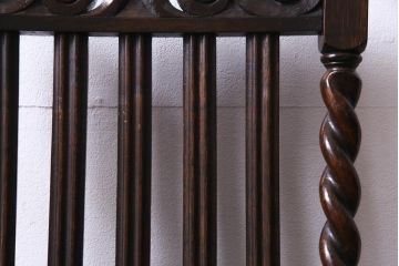 アンティーク家具　イギリスアンティーク　ジャコビアン様式　彫刻が目を引くダイニングチェア(ハイバックチェア、椅子)