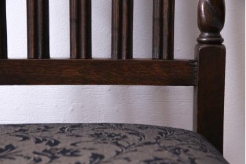 アンティーク家具　イギリスアンティーク　ジャコビアン様式　彫刻が目を引くダイニングチェア(ハイバックチェア、椅子)