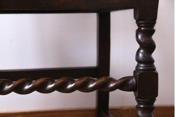 アンティーク家具　イギリスアンティーク　ジャコビアン様式　彫刻が目を引くダイニングチェア(ハイバックチェア、椅子)