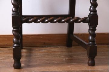 アンティーク家具　イギリスアンティーク　ジャコビアン様式　彫刻が目を引くダイニングチェア(ハイバックチェア、椅子)