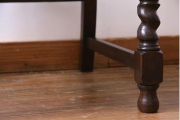 アンティーク家具　イギリスアンティーク　ジャコビアン様式　彫刻が目を引くダイニングチェア(ハイバックチェア、椅子)