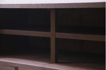 レトロ家具　昭和レトロ　リメイク　モールガラス入り　古い木の質感が魅力的な脚付きローボード(戸棚、収納棚)