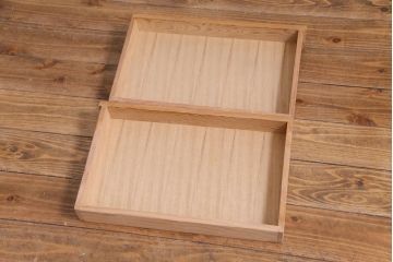 中古　高級杉材使用　浮造り　職人のこだわりを感じる細部までつくり込まれた茶棚(飾棚)
