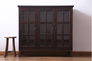 リメイク　北海道民芸家具　脚付き　品のある佇まいがお洒落なキャビネット(食器棚、飾り棚、収納棚)(1)