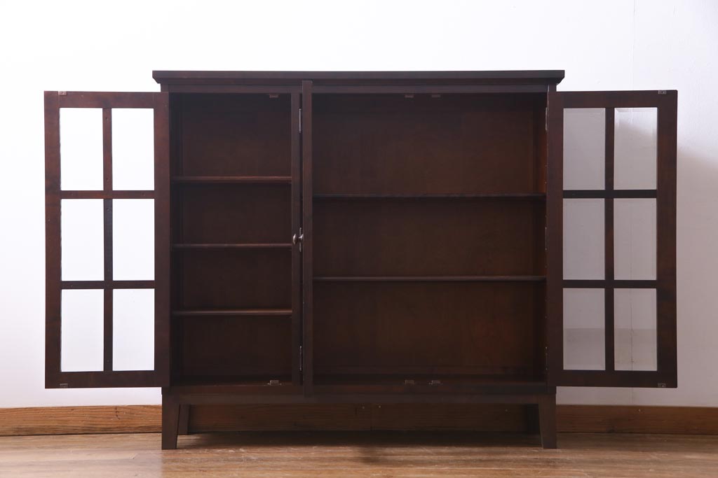 リメイク　北海道民芸家具　脚付き　品のある佇まいがお洒落なキャビネット(食器棚、飾り棚、収納棚)(1)