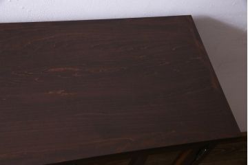 リメイク　北海道民芸家具　脚付き　品のある佇まいがお洒落なキャビネット(食器棚、飾り棚、収納棚)(1)