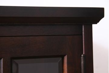 リメイク　北海道民芸家具　脚付き　品のある佇まいがお洒落なキャビネット(食器棚、飾り棚、収納棚)(1)