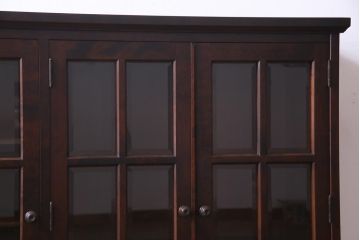 リメイク　北海道民芸家具　脚付き　品のある佇まいがお洒落なキャビネット(食器棚、飾り棚、収納棚)(1)