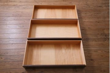 松本民芸家具　リメイク　落ち着いた雰囲気が上品な脚付きローチェスト(引き出し、リビングボード)(1)