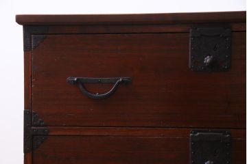 アンティーク家具　箪笥リメイク　漆塗り　年季の入った渋さが魅力の鉄脚リビングボード(チェスト、衣装箪笥)