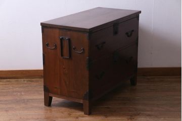 アンティーク家具　箪笥リメイク　漆塗り　年季の入った渋さが魅力の脚付きリビングボード(チェスト、衣装箪笥)