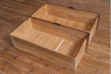 アンティーク家具　箪笥リメイク　漆塗り　年季の入った渋さが魅力の脚付きリビングボード(チェスト、衣装箪笥)