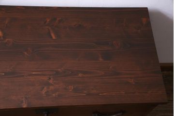 アンティーク家具　箪笥リメイク　漆塗り　年季の入った渋さが魅力の脚付きリビングボード(チェスト、衣装箪笥)