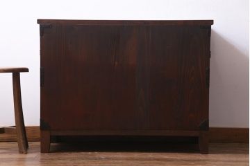 アンティーク家具　箪笥リメイク　漆塗り　年季の入った渋さが魅力の脚付きリビングボード(チェスト、衣装箪笥)