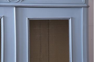 アンティーク家具　フランスアンティーク　引き出し付き　グリアージュ扉がおしゃれなペイントワードローブ(収納棚)