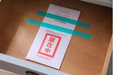 ペイント家具　イギリスアンティーク　淡い色合いがシックなビューローブックケース(ライティングビューロー、本箱、ワークデスク、在宅ワーク、在宅用)