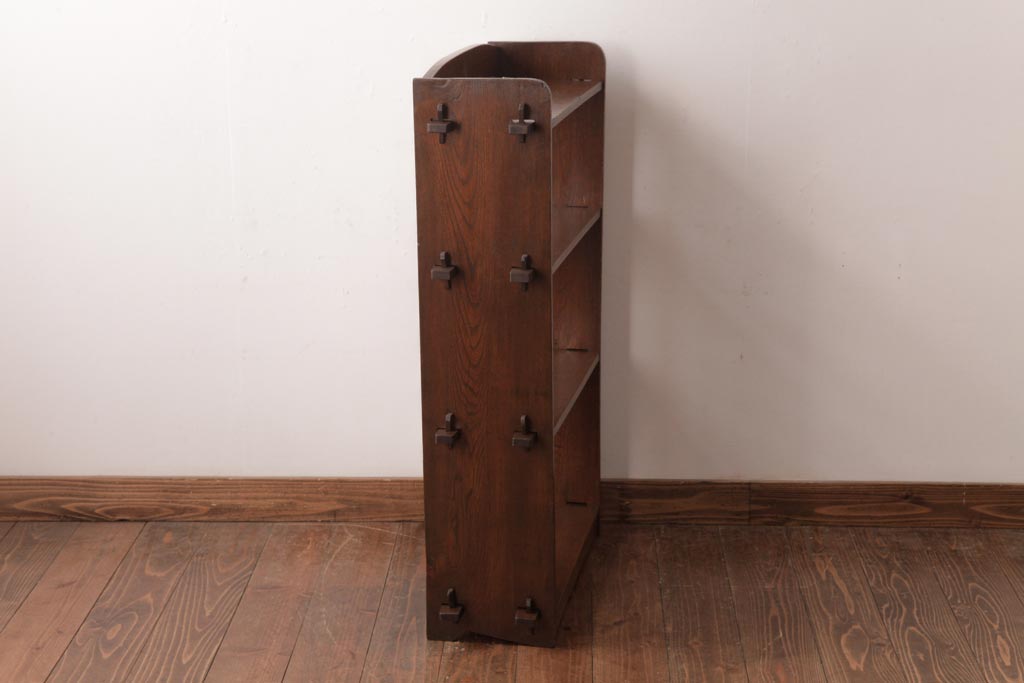 レトロ家具　昭和初期　栓材　楔(くさび)留め　レトロな雰囲気漂う本棚(飾り棚、陳列棚)