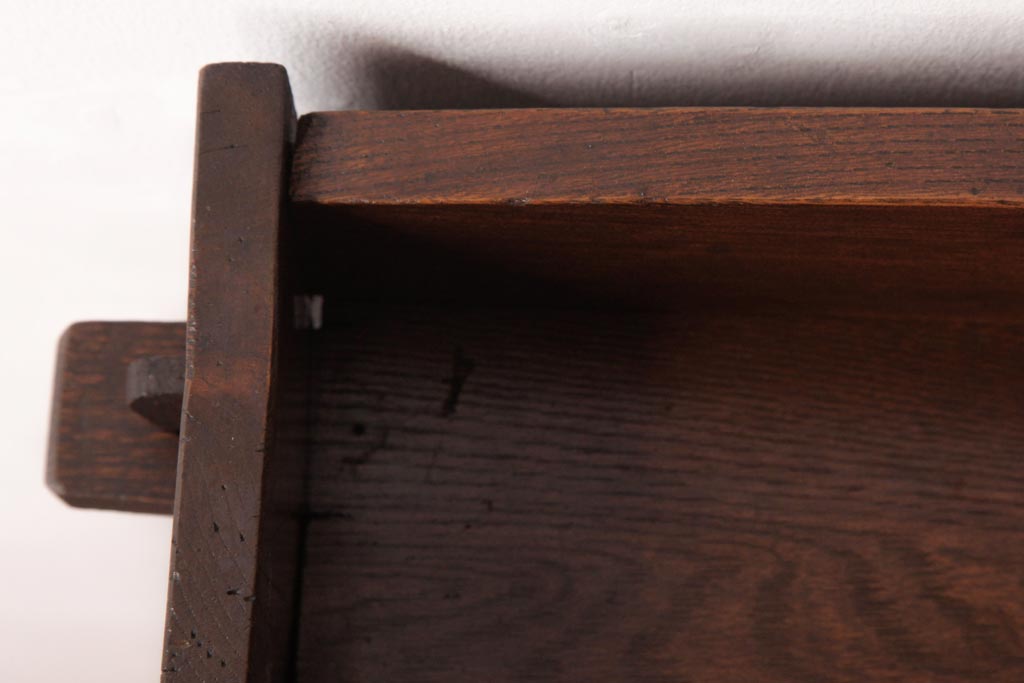 レトロ家具　昭和初期　栓材　楔(くさび)留め　レトロな雰囲気漂う本棚(飾り棚、陳列棚)