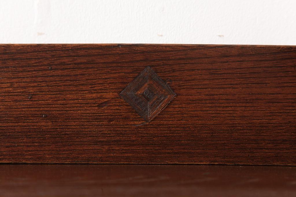 レトロ家具　昭和初期　栓材　楔(くさび)留め　レトロな雰囲気漂う本棚(飾り棚、陳列棚)