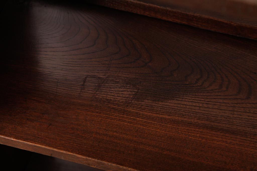 レトロ家具　昭和初期　栓材　楔(くさび)留め　レトロな雰囲気漂う本棚(飾り棚、陳列棚)