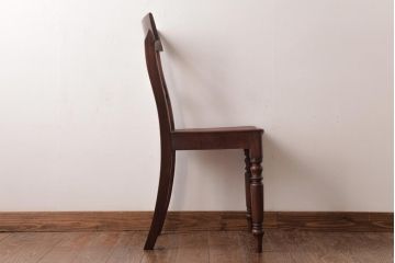 アンティーク家具　フランスアンティーク　マホガニー材　艶を帯びた滑らかな木肌が上品な板座チェア(ダイニングチェア、椅子)