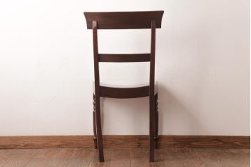 アンティーク家具　フランスアンティーク　マホガニー材　艶を帯びた滑らかな木肌が上品な板座チェア(ダイニングチェア、椅子)