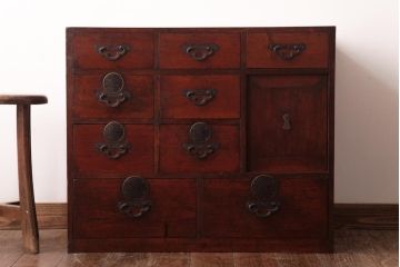 アンティーク家具　古民具　明治期　檜材　漆塗り　趣きと味わいが魅力的な時代箪笥(引き出し)