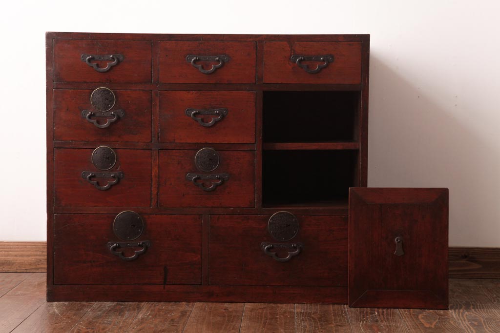 アンティーク家具　古民具　明治期　檜材　漆塗り　趣きと味わいが魅力的な時代箪笥(引き出し)