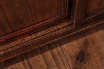 ヴィンテージ家具　ビンテージ　栗材　浮造り仕上げが味のある収納棚(戸棚、袋棚)