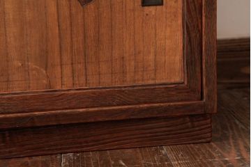 ヴィンテージ家具　ビンテージ　栗材　浮造り仕上げが味のある収納棚(戸棚、袋棚)