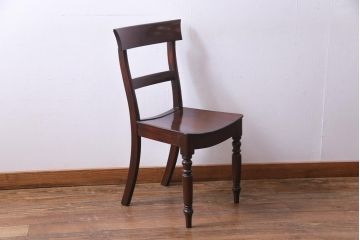 アンティーク家具　フランスアンティーク　マホガニー材　艶を帯びた滑らかな木肌が上品な板座チェア(ダイニングチェア、椅子)(1)