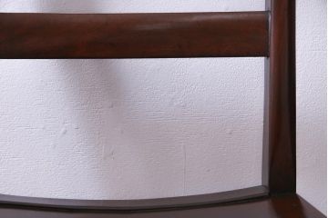アンティーク家具　フランスアンティーク　マホガニー材　艶を帯びた滑らかな木肌が上品な板座チェア(ダイニングチェア、椅子)(1)