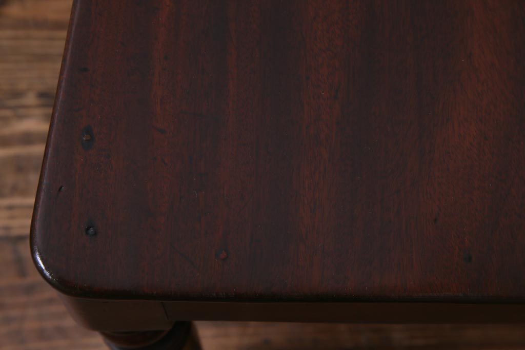 アンティーク家具　フランスアンティーク　マホガニー材　艶を帯びた滑らかな木肌が上品な板座チェア(ダイニングチェア、椅子)(1)