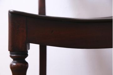 アンティーク家具　フランスアンティーク　マホガニー材　艶を帯びた滑らかな木肌が上品な板座チェア(ダイニングチェア、椅子)(1)