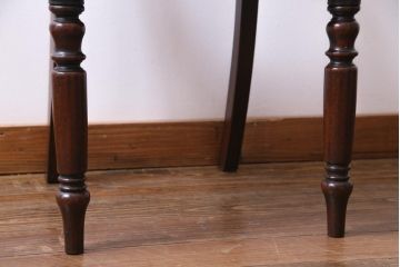 アンティーク家具　フランスアンティーク　マホガニー材　艶を帯びた滑らかな木肌が上品な板座チェア(ダイニングチェア、椅子)(1)